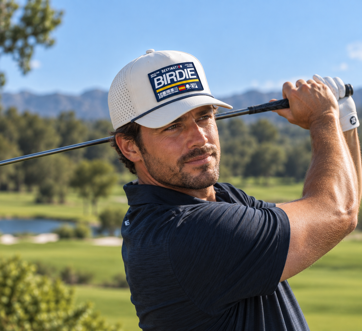 DESTINATION BIRDIE — Gorra Deportiva Premium