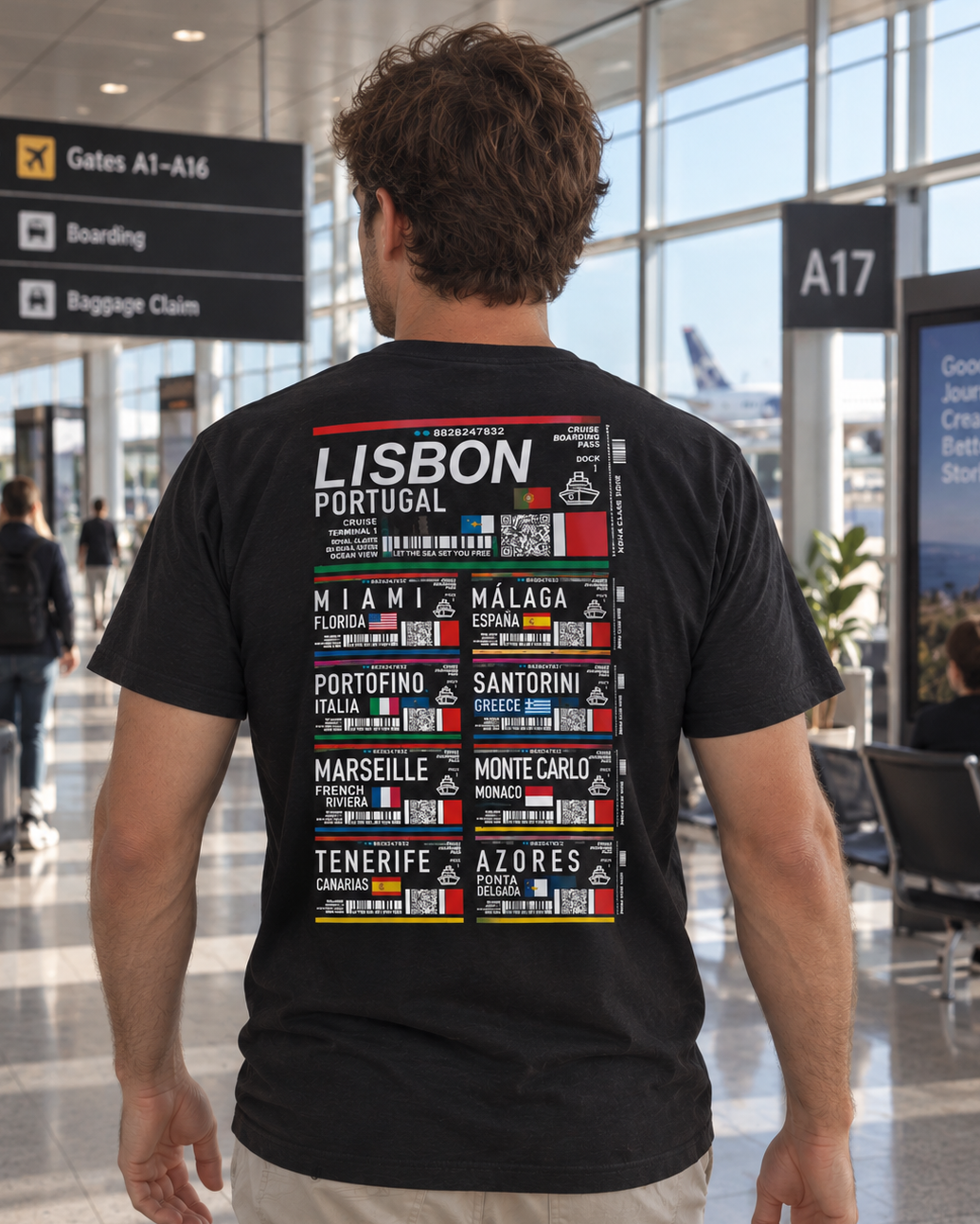 Modelo con camiseta Lisboa Portugal negra, diseño Cruise Boarding Pass en la espalda