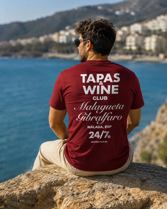 Camiseta unisex Tapas & Wine Club Málaga color burdeos con diseño exclusivo de La Malagueta, Gibralfaro y Destination.es