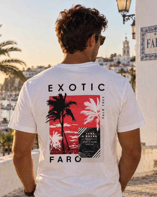 Modelo con Camiseta Exotic Palm Tree Faro blanca, diseño streetwear de palmeras – Destination.es